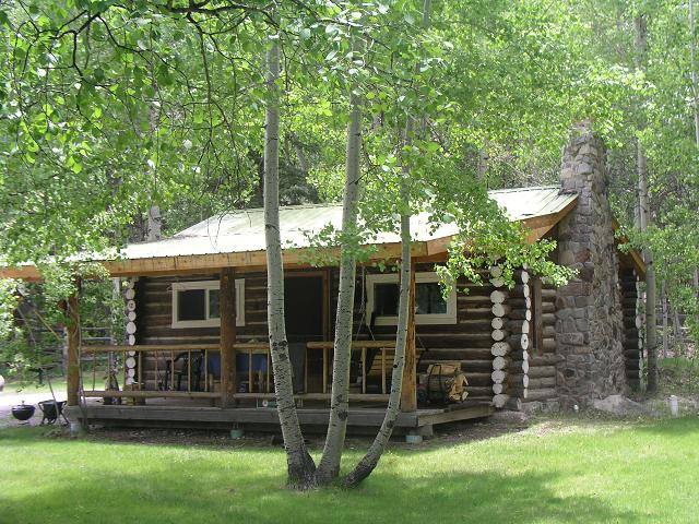 texan_cabin12.jpg (96899 bytes)