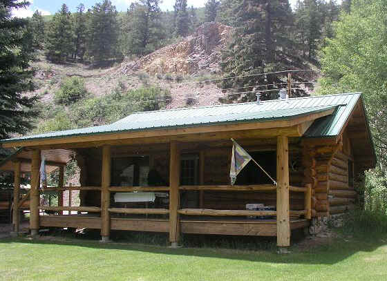 texan_cabin17E.jpg (38252 bytes)