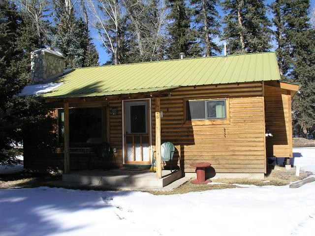 cabin15.JPG (80472 bytes)