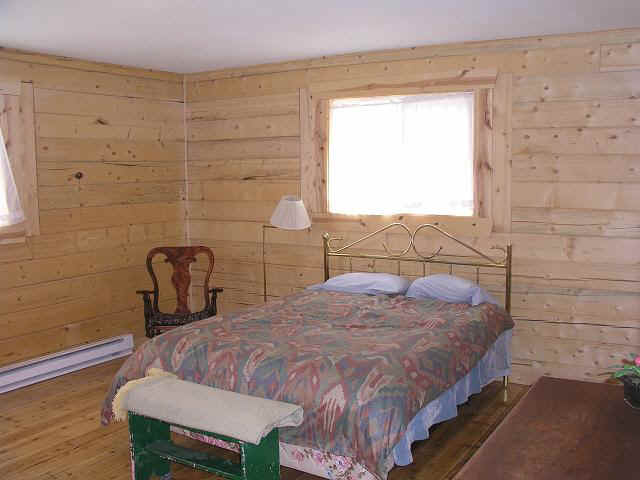 cabin22-MBR.JPG (49697 bytes)