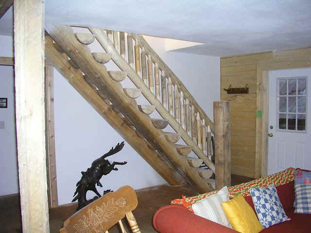 cabin24 - stairs.JPG (58521 bytes)