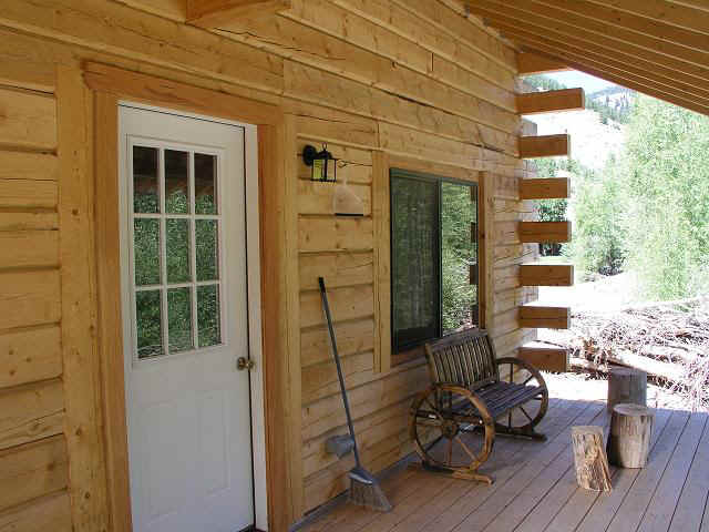 cabin29-porch4.JPG (70849 bytes)