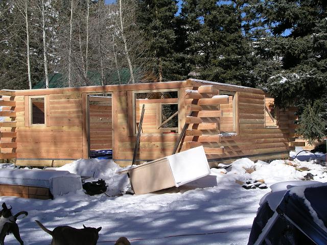 cabin31_wall5.JPG (87845 bytes)