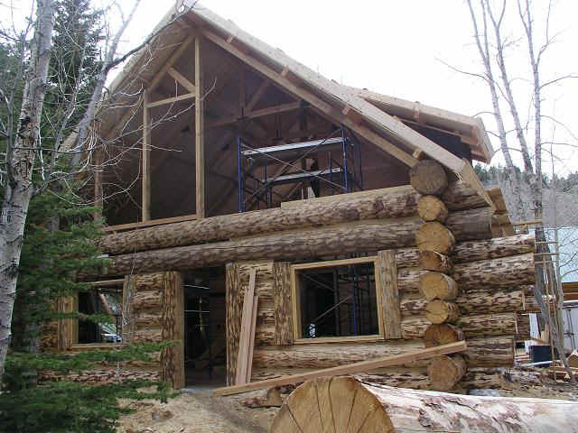 cabin34-gable2.JPG (85283 bytes)